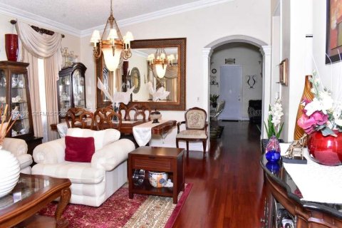 Casa en venta en Pembroke Pines, Florida, 3 dormitorios, 184.97 m2 № 2049924 - foto 2