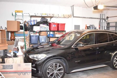 Casa en venta en Pembroke Pines, Florida, 3 dormitorios, 184.97 m2 № 2049924 - foto 24