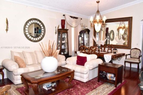 Casa en Pembroke Pines, Florida 3 dormitorios, 184.97 m2 № 2049924