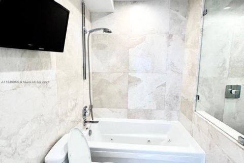 Copropriété à louer à Miami Beach, Floride: 1 chambre, 78.97 m2 № 1940422 - photo 14