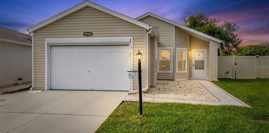 Casa en Leesburg, Florida 2 dormitorios, 119.75 m2 № 2202788