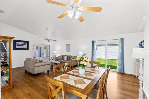 Casa en venta en Leesburg, Florida, 2 dormitorios, 119.75 m2 № 2202788 - foto 4