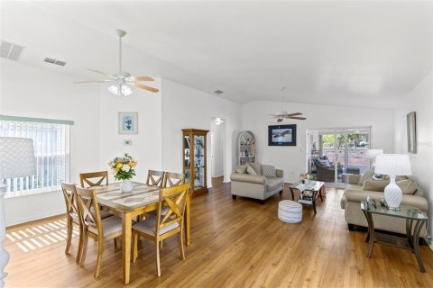 Casa en venta en Leesburg, Florida, 2 dormitorios, 119.75 m2 № 2202788 - foto 3