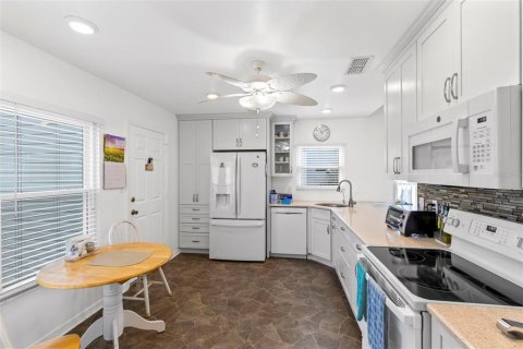 Casa en venta en Leesburg, Florida, 2 dormitorios, 119.75 m2 № 2202788 - foto 9