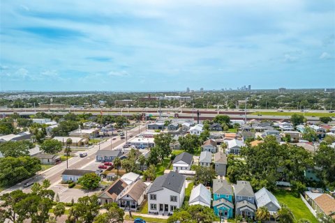 Commercial property in Tampa, Florida 6 bedrooms, 404.12 sq.m. № 1884730 - photo 4
