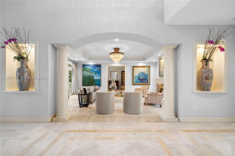Villa ou maison à vendre à Miami, Floride: 7 chambres, 603.4 m2 № 2080254 - photo 16