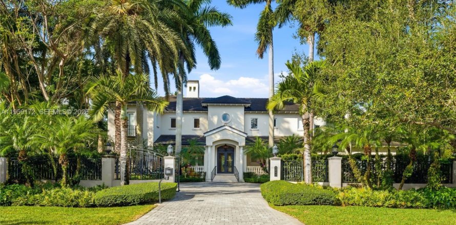 Villa ou maison à Miami, Floride 7 chambres, 603.4 m2 № 2080254