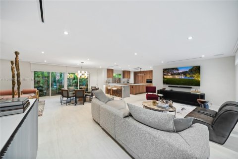 Casa en venta en Miami Shores, Florida, 4 dormitorios, 228.91 m2 № 1967045 - foto 12