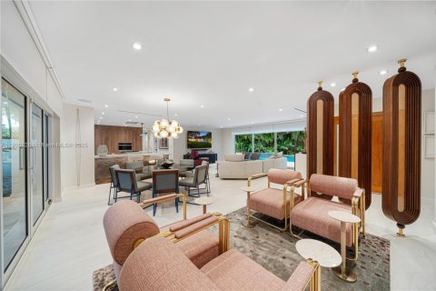 Casa en venta en Miami Shores, Florida, 4 dormitorios, 228.91 m2 № 1967045 - foto 3