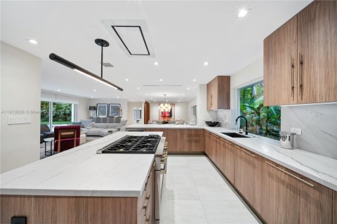 Casa en venta en Miami Shores, Florida, 4 dormitorios, 228.91 m2 № 1967045 - foto 15