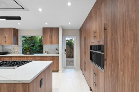 Casa en venta en Miami Shores, Florida, 4 dormitorios, 228.91 m2 № 1967045 - foto 18