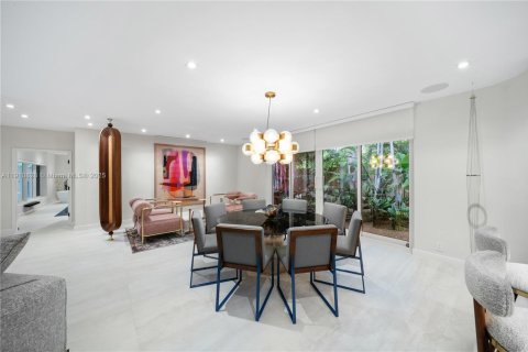 Casa en venta en Miami Shores, Florida, 4 dormitorios, 228.91 m2 № 1967045 - foto 5