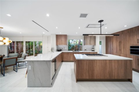 Casa en venta en Miami Shores, Florida, 4 dormitorios, 228.91 m2 № 1967045 - foto 17
