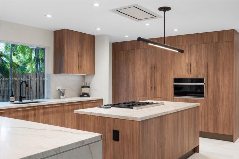 Casa en venta en Miami Shores, Florida, 4 dormitorios, 228.91 m2 № 1967045 - foto 22