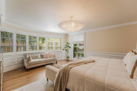 Townhouse in Coral Gables, Florida 2 bedrooms, 186.73 sq.m. № 1807862 - photo 11