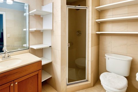Condo in Bay Harbor Islands, Florida, 2 bedrooms № 1961111 - photo 10