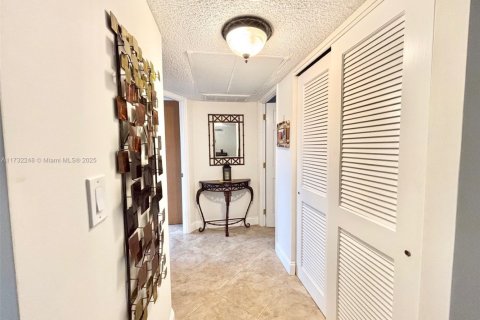 Condo in Lauderdale Lakes, Florida, 2 bedrooms № 2038115 - photo 29