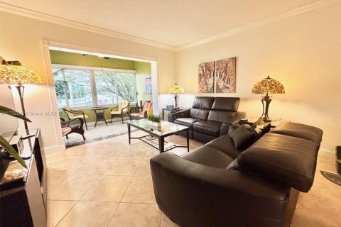 Condo in Lauderdale Lakes, Florida, 2 bedrooms № 2038115 - photo 26