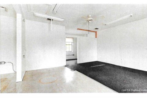 Propiedad comercial en venta en Deltona, Florida, 414.34 m2 № 2156026 - foto 11