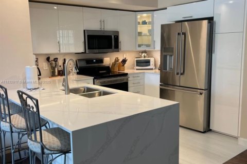 Condominio en alquiler en Aventura, Florida, 3 dormitorios, 122.63 m2 № 1814161 - foto 2