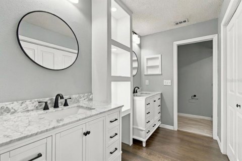 Condo in Tampa, Florida, 2 bedrooms № 2384130 - photo 28