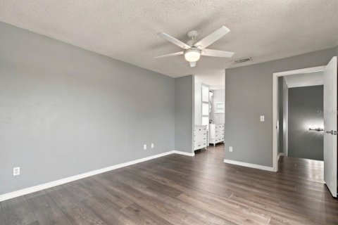 Condo in Tampa, Florida, 2 bedrooms № 2384130 - photo 26