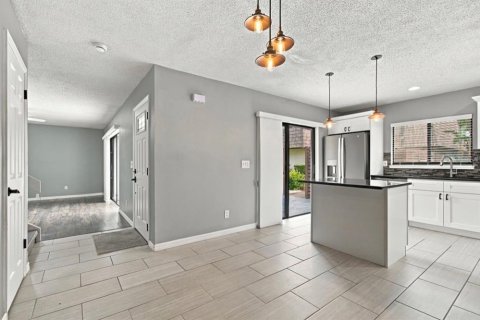 Condo in Tampa, Florida, 2 bedrooms № 2384130 - photo 19