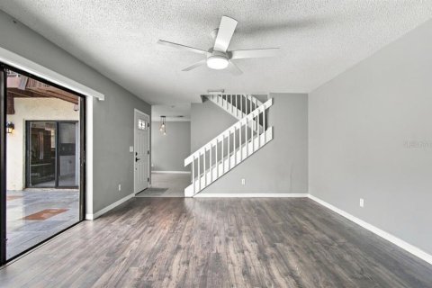Condo in Tampa, Florida, 2 bedrooms № 2384130 - photo 9