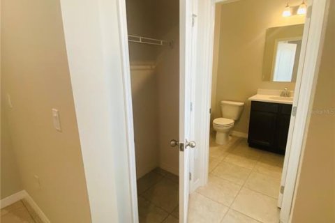 Townhouse in Kissimmee, Florida 3 bedrooms, 163.69 sq.m. № 2095976 - photo 18