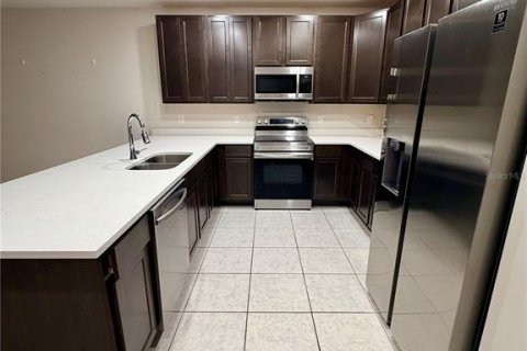 Townhouse in Kissimmee, Florida 3 bedrooms, 163.69 sq.m. № 2095976 - photo 8