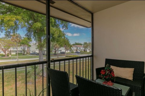 Condo in Tamarac, Florida, 1 bedroom  № 1943455 - photo 7