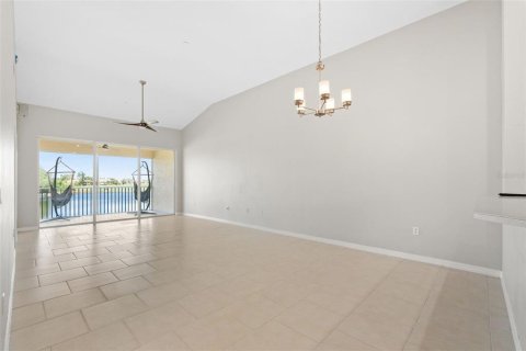 Copropriété à louer à Lakewood Ranch, Floride: 2 chambres, 144.18 m2 № 1904170 - photo 13