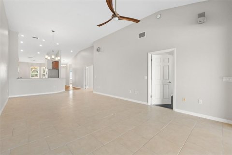 Copropriété à louer à Lakewood Ranch, Floride: 2 chambres, 144.18 m2 № 1904170 - photo 15