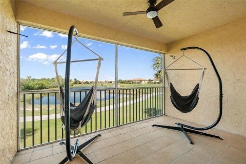 Copropriété à louer à Lakewood Ranch, Floride: 2 chambres, 144.18 m2 № 1904170 - photo 17
