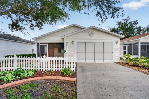 House in The Villages, Florida 2 bedrooms, 111.3 sq.m. № 2289870