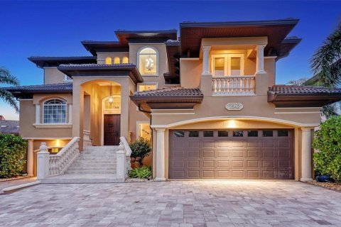 House in Sarasota, Florida 5 bedrooms, 480.77 sq.m. № 1658316 - photo 10