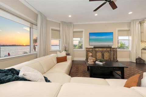 House in Sarasota, Florida 5 bedrooms, 480.77 sq.m. № 1658316 - photo 27