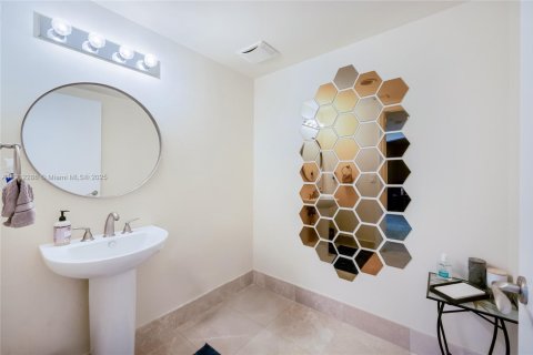 Copropriété à vendre à Aventura, Floride: 3 chambres, 285.12 m2 № 1966820 - photo 19