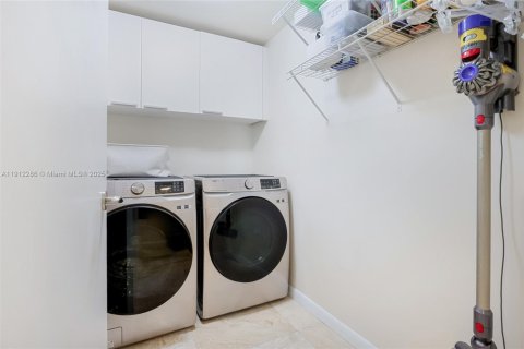 Copropriété à vendre à Aventura, Floride: 3 chambres, 285.12 m2 № 1966820 - photo 18