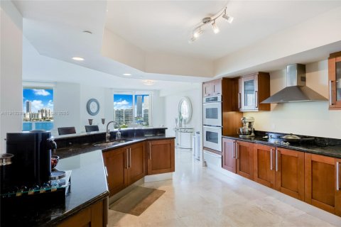 Copropriété à vendre à Aventura, Floride: 3 chambres, 285.12 m2 № 1966820 - photo 5