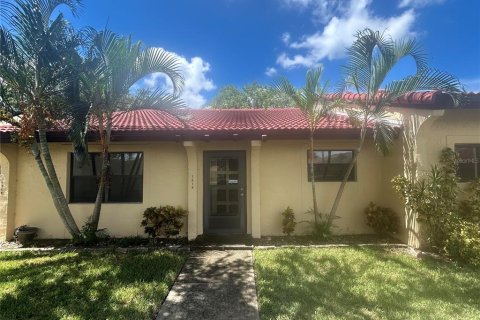 Villa ou maison à louer à Bradenton, Floride: 2 chambres, 113.34 m2 № 1906809 - photo 1