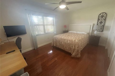 Villa ou maison à louer à Bradenton, Floride: 2 chambres, 113.34 m2 № 1906809 - photo 9