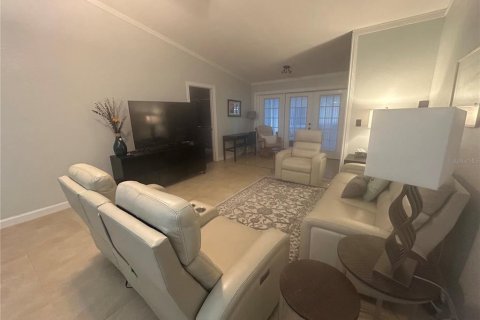 Villa ou maison à louer à Bradenton, Floride: 2 chambres, 113.34 m2 № 1906809 - photo 8