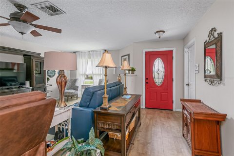 Condo in Sanford, Florida, 2 bedrooms  № 2283562 - photo 7