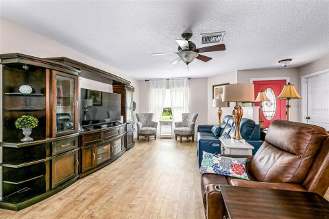 Condo in Sanford, Florida, 2 bedrooms  № 2283562 - photo 10