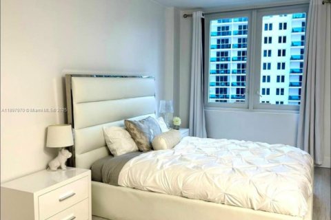 Снять в аренду кондоминиум в Майами-Бич, Флорида 1 спальня, 83.61м2, № 1954673 - фото 7