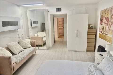Снять в аренду кондоминиум в Майами-Бич, Флорида 1 спальня, 83.61м2, № 1954673 - фото 4