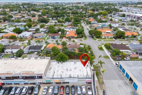 Commercial property in Miami, Florida № 1980656 - photo 18