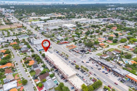 Commercial property in Miami, Florida № 1980656 - photo 24