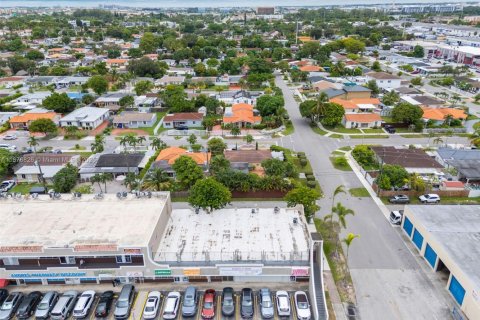 Commercial property in Miami, Florida № 1980656 - photo 19